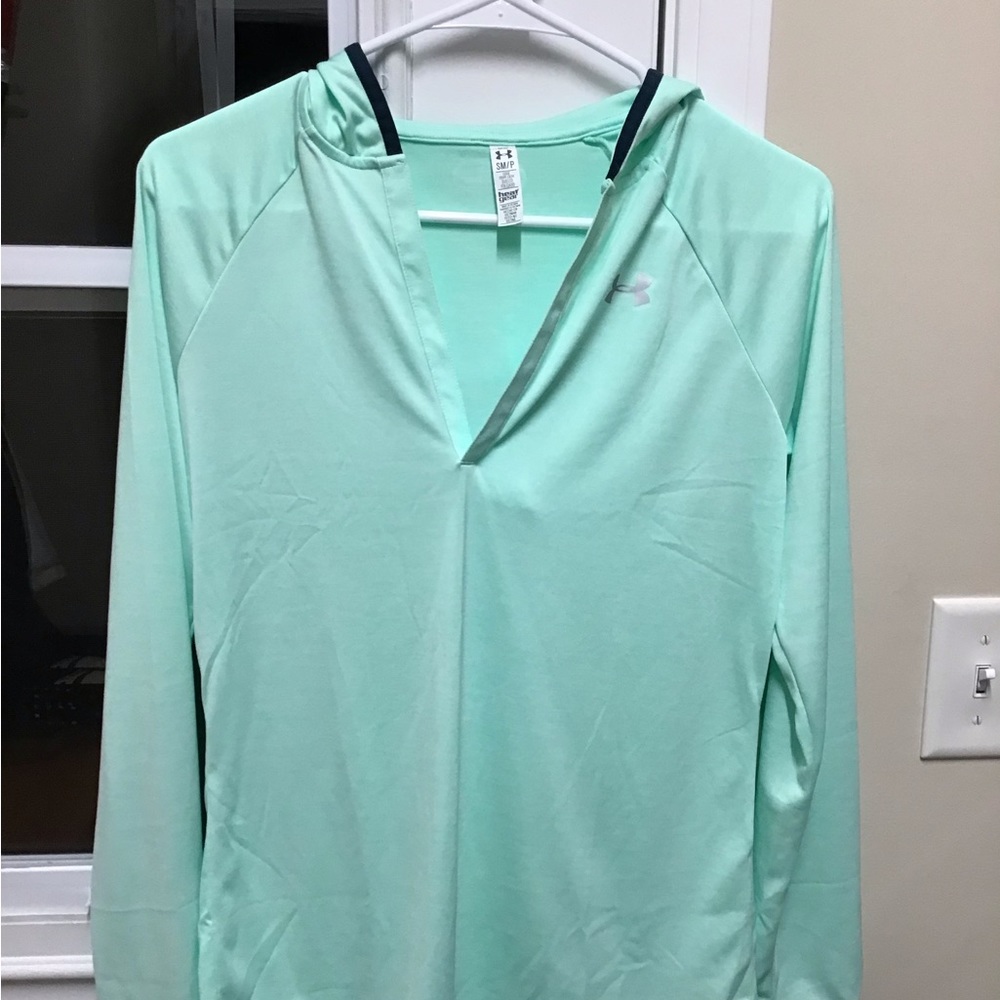 Never Worn Under Armour lightweight polyester hoodie